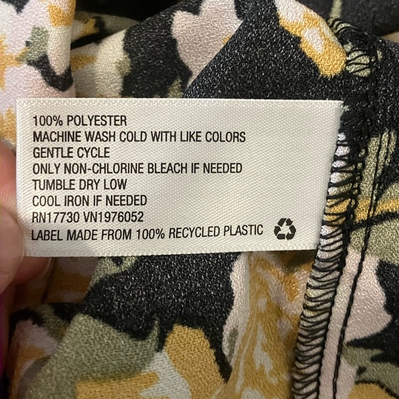 Black jumpsuit with yellow flowers - Picture 12 of 12